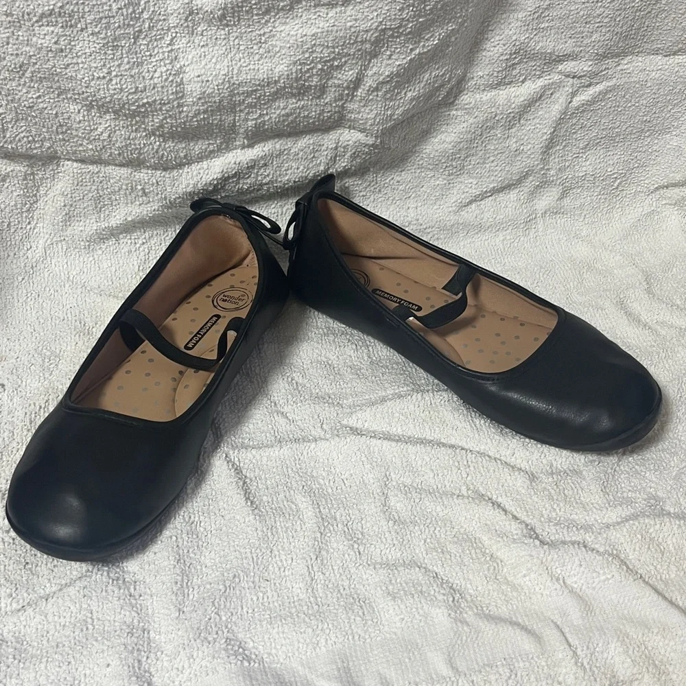 Wonder Nation girls Black Ballet Flats in size 4